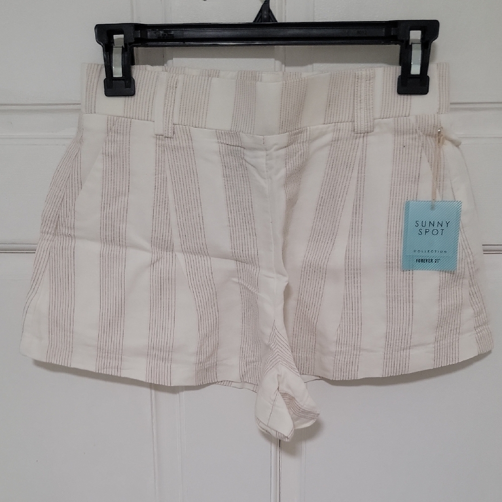 New Forever 21 F21 Cream White With Lines Design Shorts Pockets Limited Edition